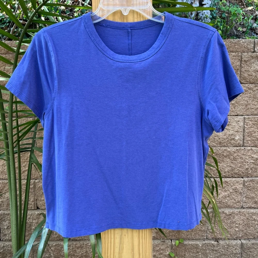lululemon athletica Cobalt Blue Short Sleeve Tee - Picture 1 of 3